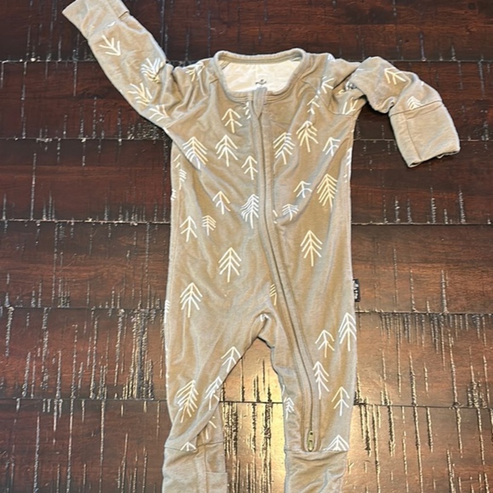 Gray and White Footies with Zipper Closure‎